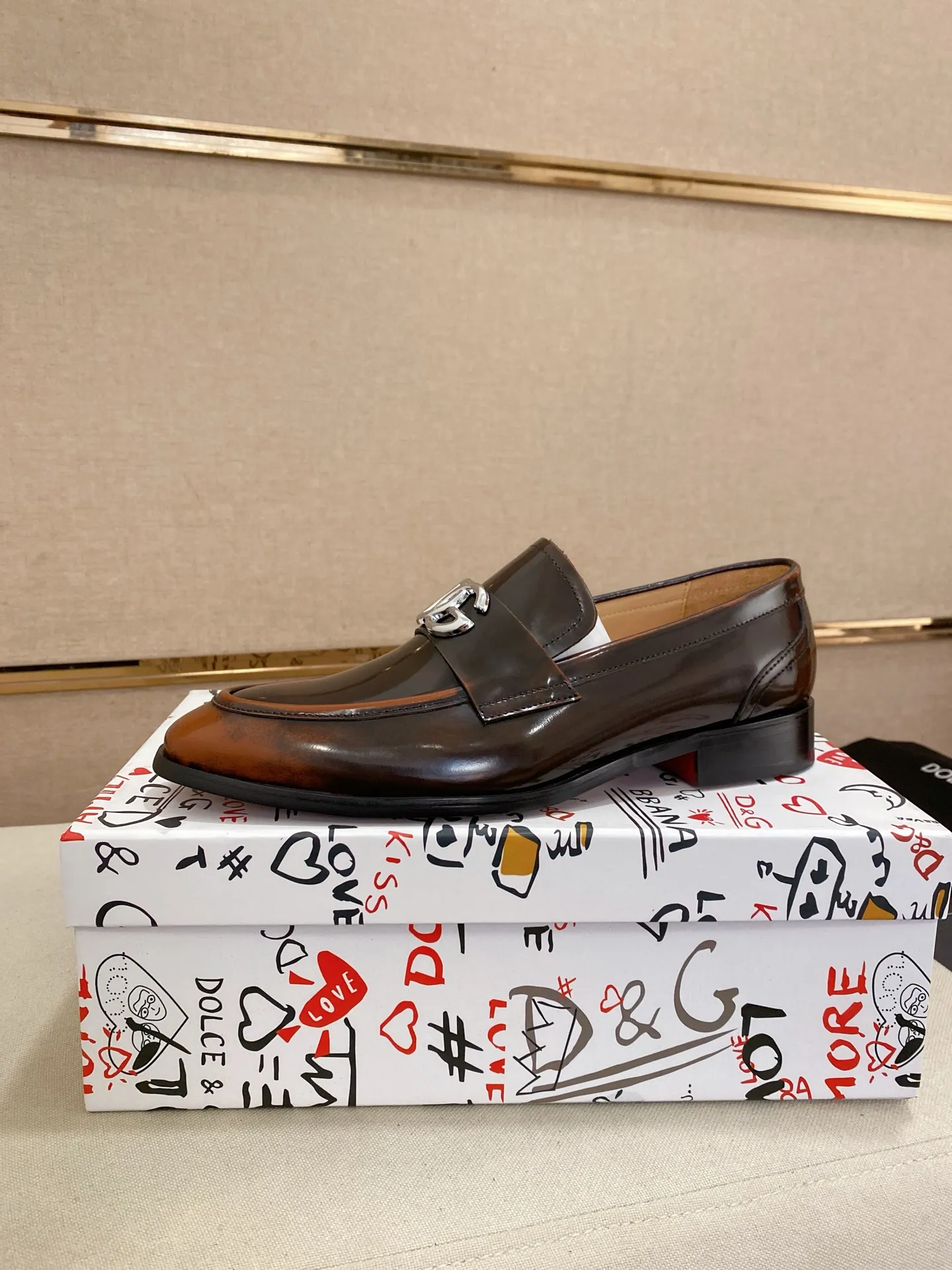 Men's clothing and shoes💰 520💰🌲DG top-notch🔍🔍men's new leather shoes🚹sold at the same time⚠The uppers are imported cowhide from Italy, the entire imported cowhide lining, and imported accessories💪💪, completely 1⃣️ vs. 1⃣️🇮🇹 💪💪, ⚠Sole: The original sole is specially provided by the original factory, the exclusive movable molded sole is super comfortable, ⚠Original factory follow-up goods, 🔍🔍high quality, can be entered and exited at will, welcome to compare ⚠Size number: 38-44. Can be customized 45 non-returnable